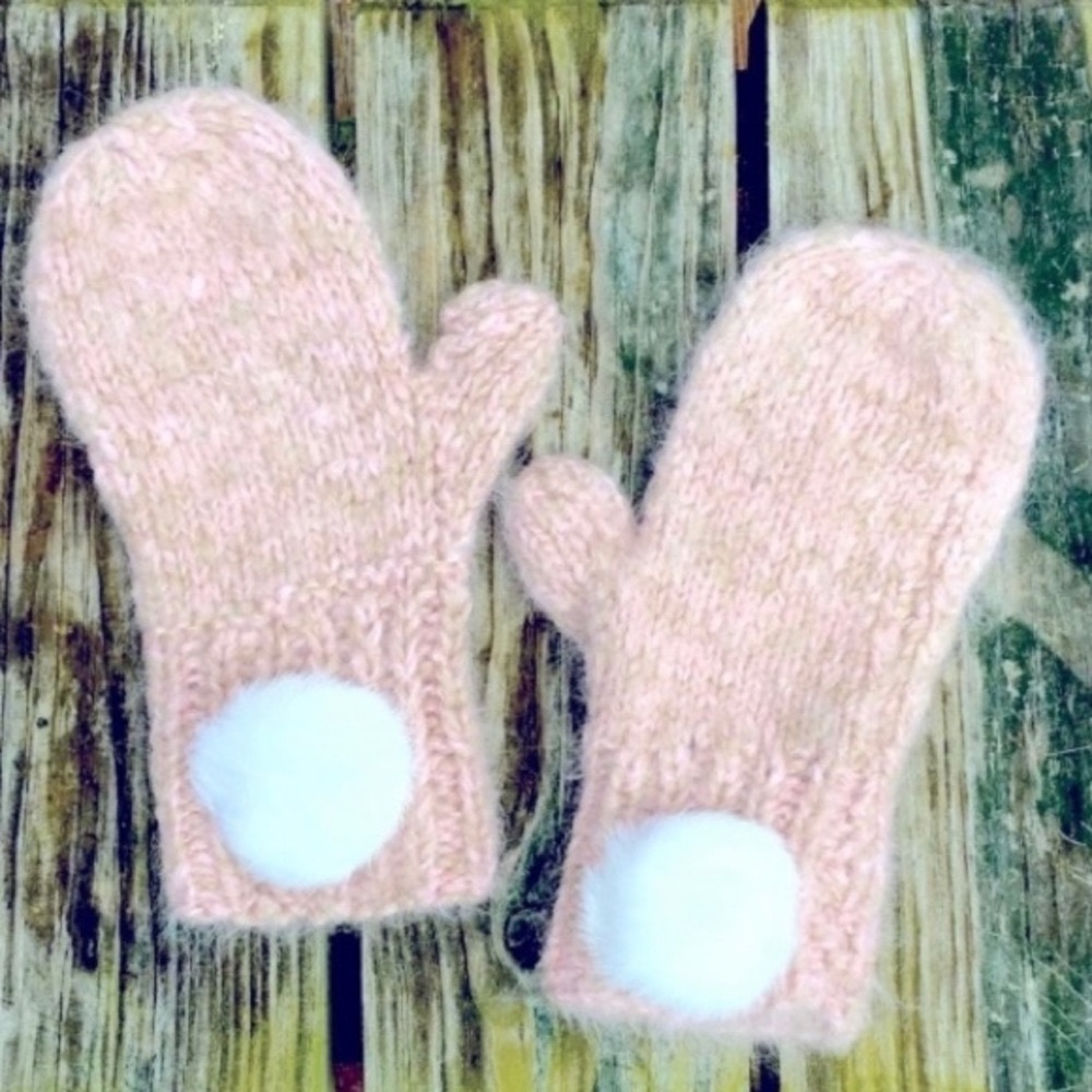 Mittens HAND CRAFTED ANGORA Pink White Snap-On Fur Poms Soft Knit